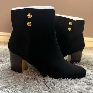 Bella Vita Ankle Booties - New